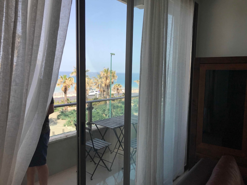 Panoramic Ocean View 1 min From the Sea