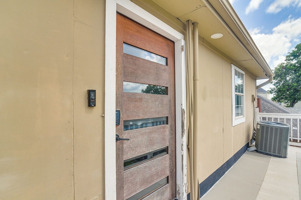 Walkable Apt 2 Mi to Dtwn: Houston Retreat!