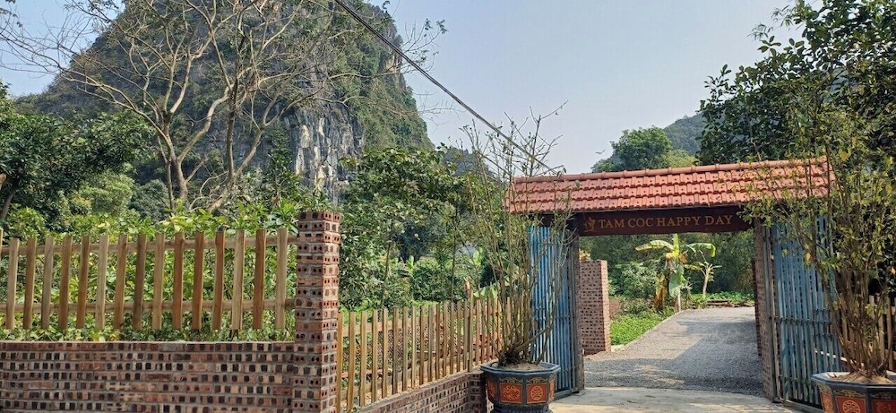 Tam Coc Happy Day Bungalow