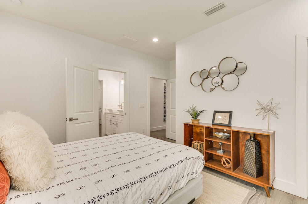 3 Mi to Usf: Dog-friendly Home w/ Large Yard