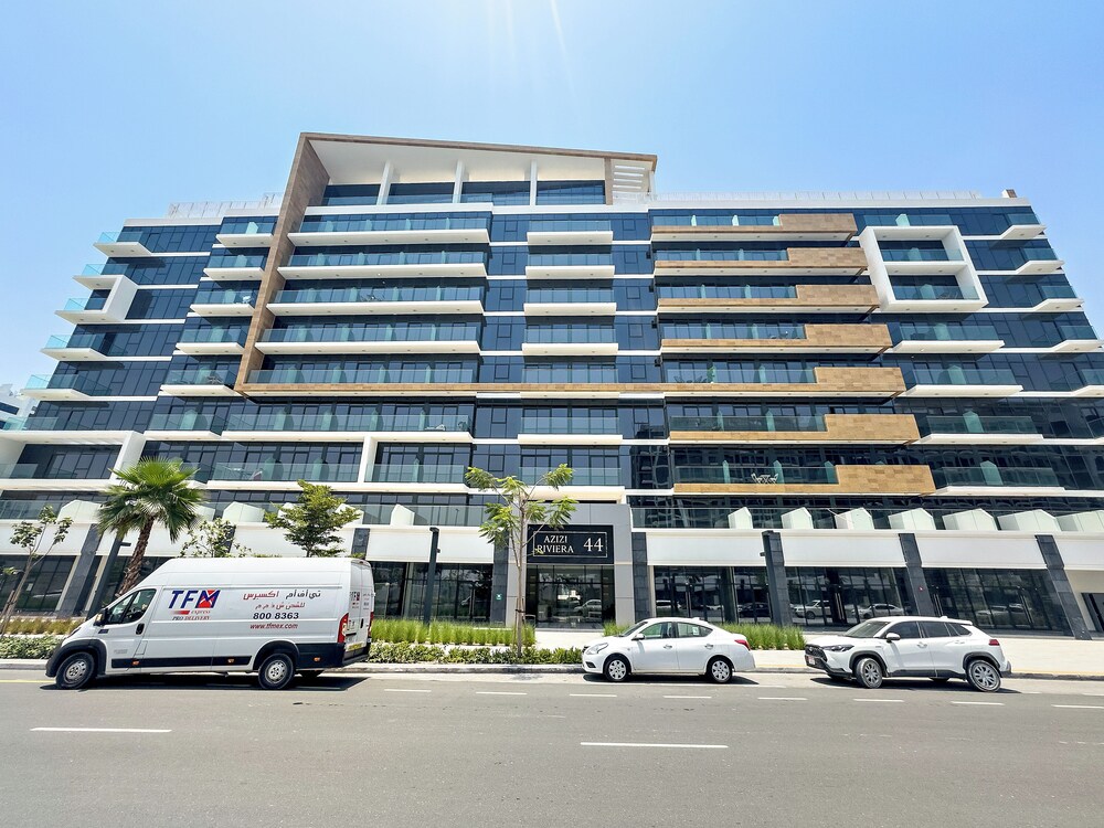 Silkhaus Azizi Riviera