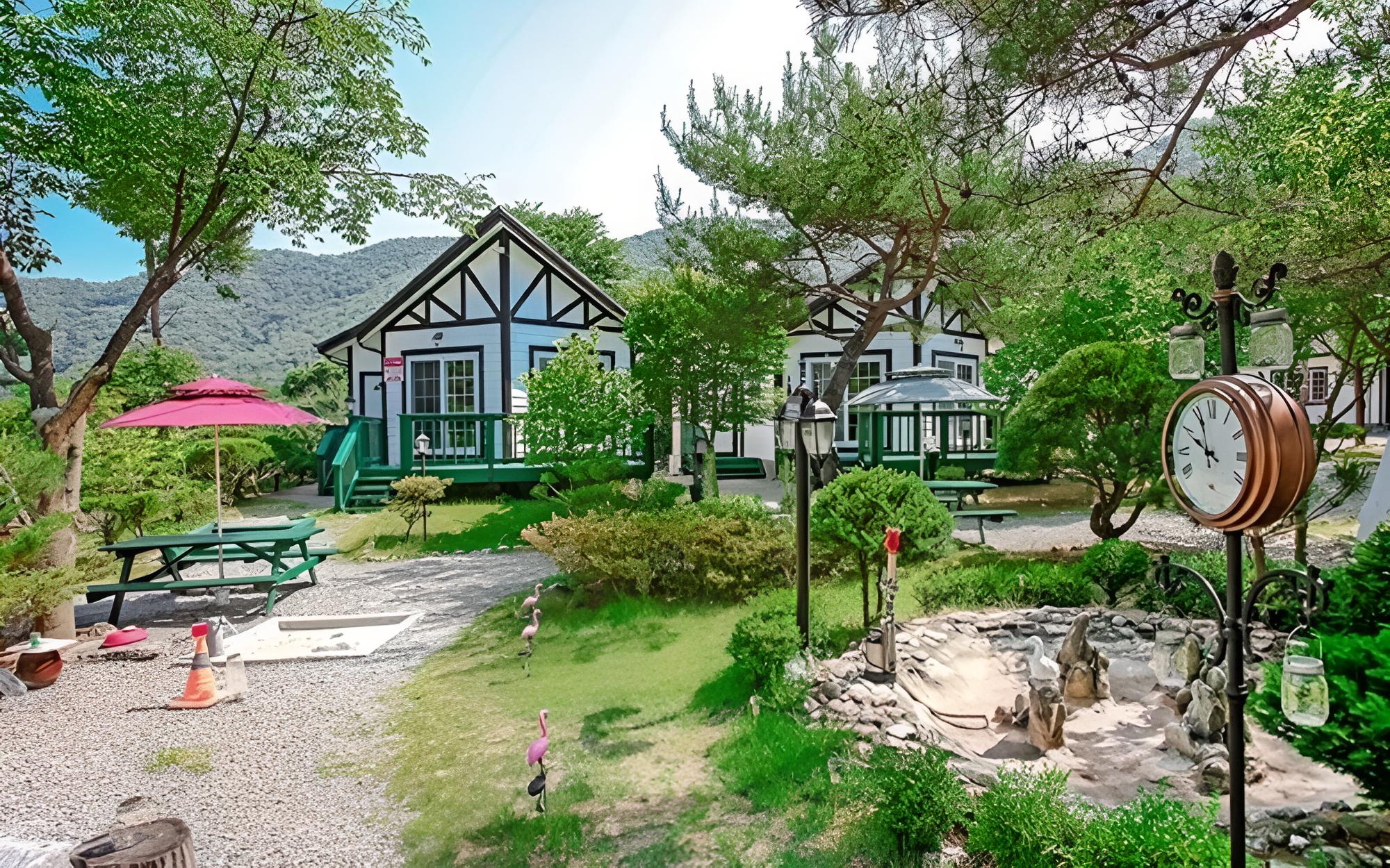 Hongcheon Gangbyeonuisuchaehwa Pension view 2