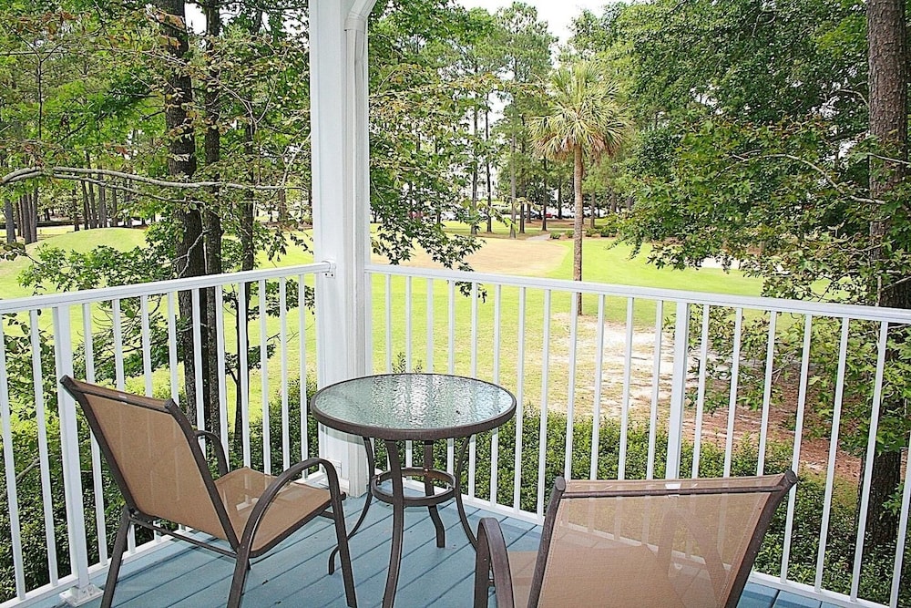 Brunswick Plantation Condo 1404M with Full Kitchen and 27 hole Golf Course Onsite by RedAwning