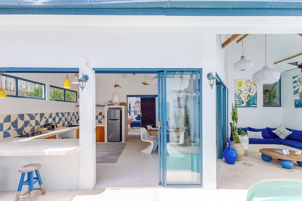 Santorini Suites