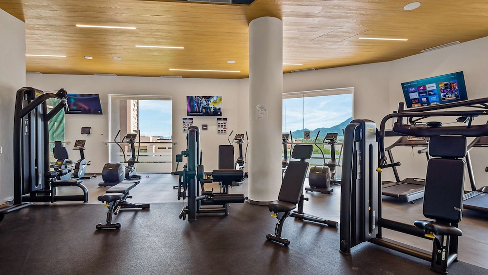 Oceanfront 1BR With Balcony - Sea View Pools