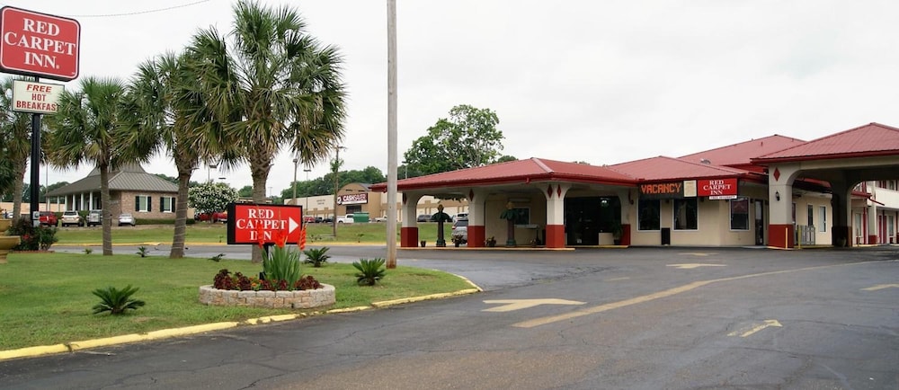 Red Carpet Inn