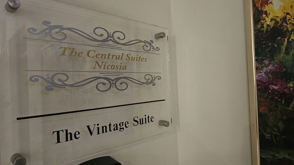116 NIC 303 - Stay Vintage Central Suites