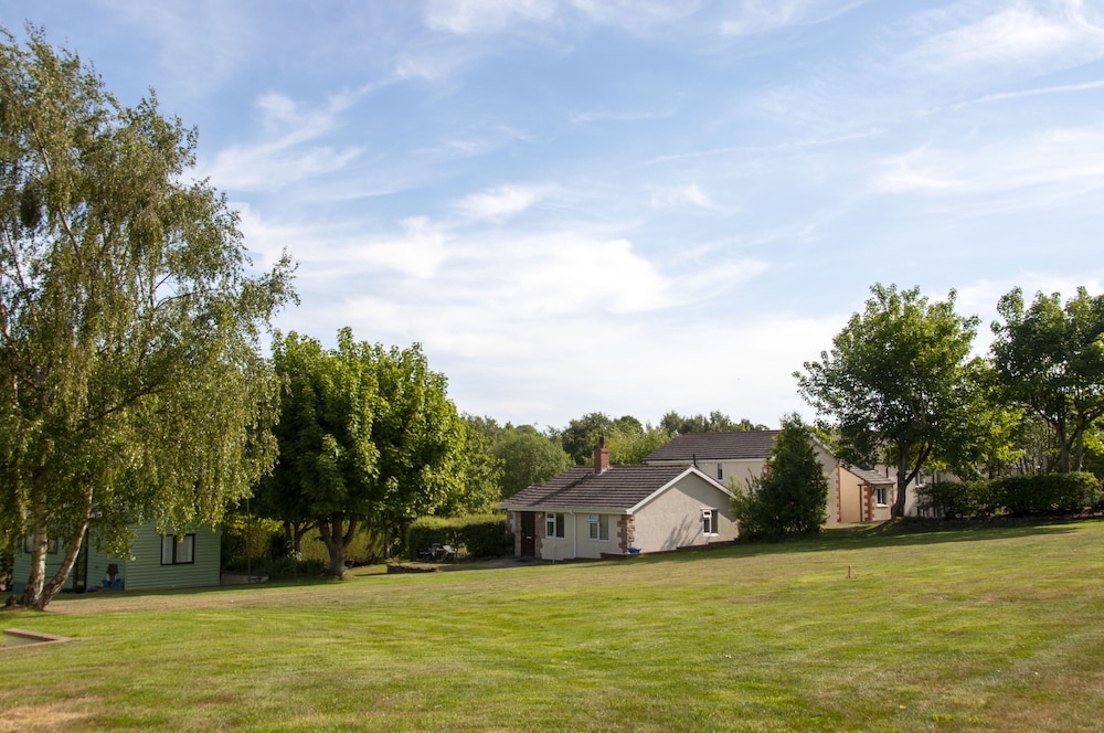 Bridleways Guest House & Holiday Homes