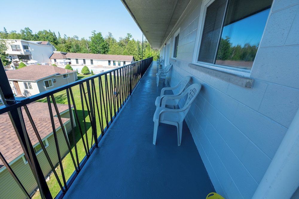 Sauble Beach Lodge