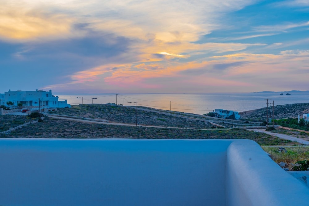 Villa Ioanna for 10 - Allparos Villas