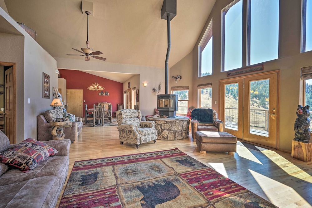 Mtn-view Cabin w/ Deck, 3 Mi to Cripple Creek! - Property Image 18