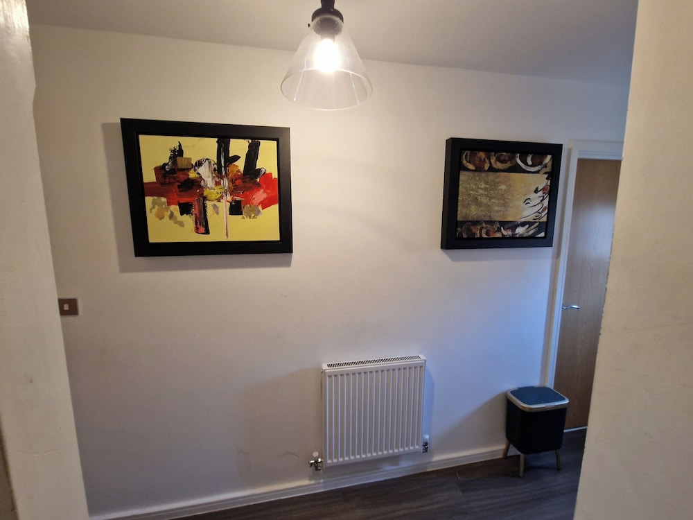 Sunset View-luxury 2-bed House Near Birmingham