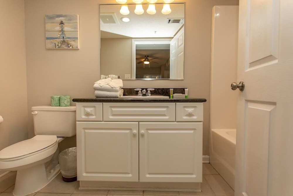 Yacht Club 1-1103 3 Bedroom Condo