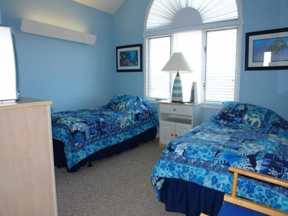 Goins By The Sea 6 Bedroom Home by RedAwning view 5
