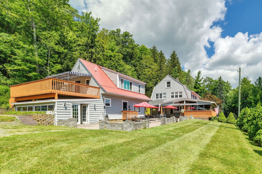 Hatch's Landing: Lake Ostego Home