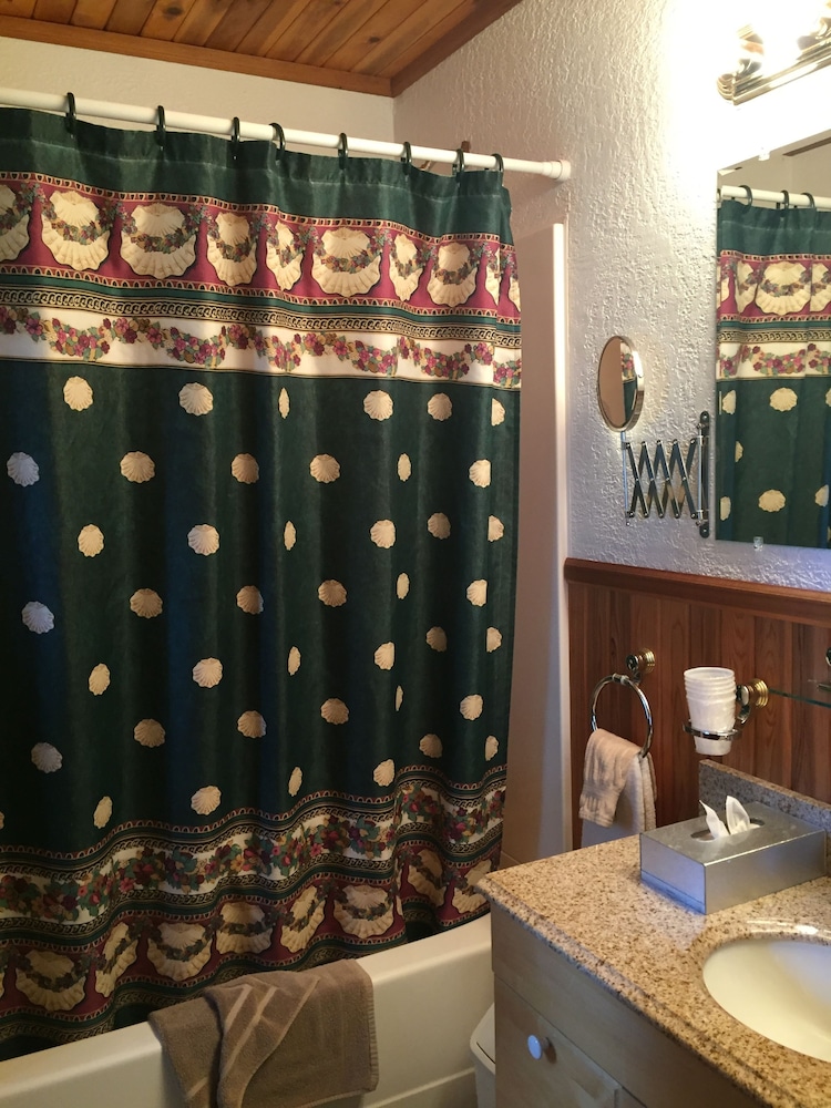 Blue Grouse Country Inn Bed & Breakfast