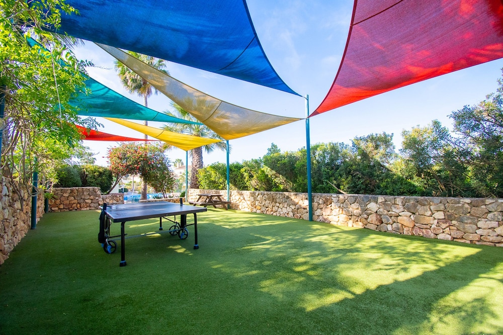 49 Presa da Moura Superbly 2 Bed Townhouse Clos