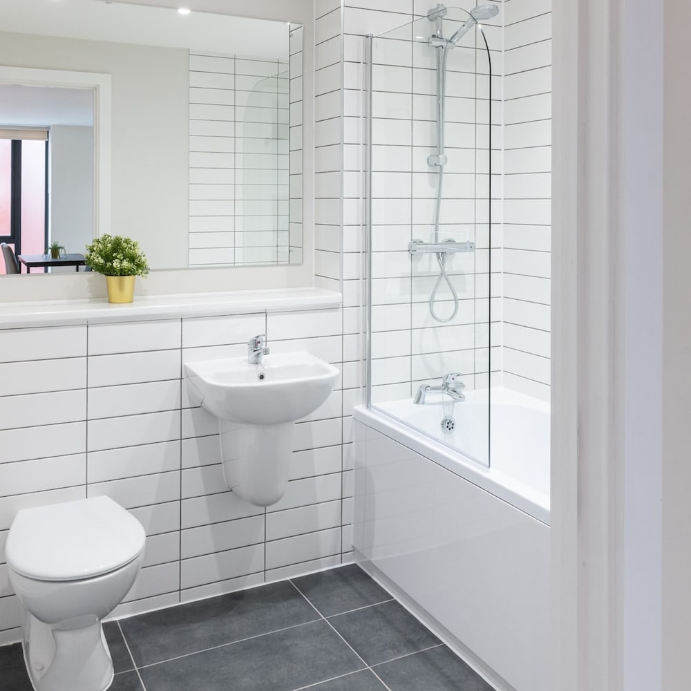 Host Stay Richmond Place 106 view 4