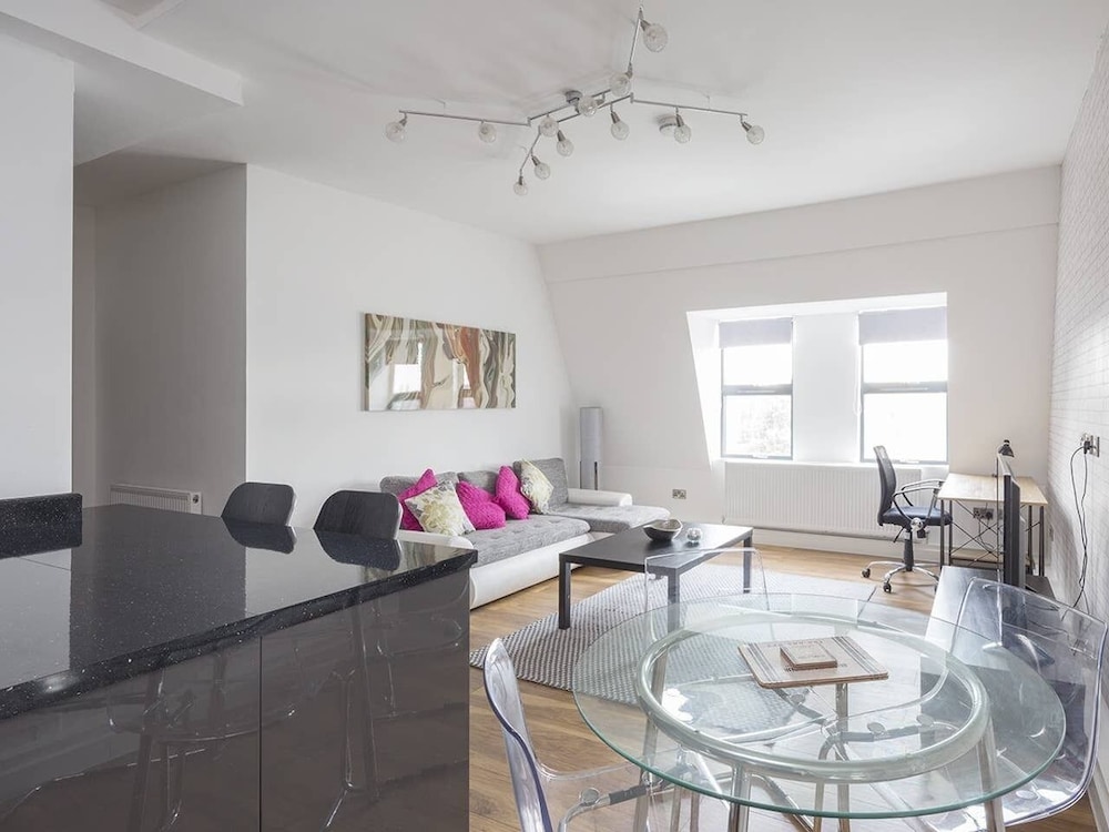 Maidstone Vacations - Manhattan Heights 3 - Property Image 1