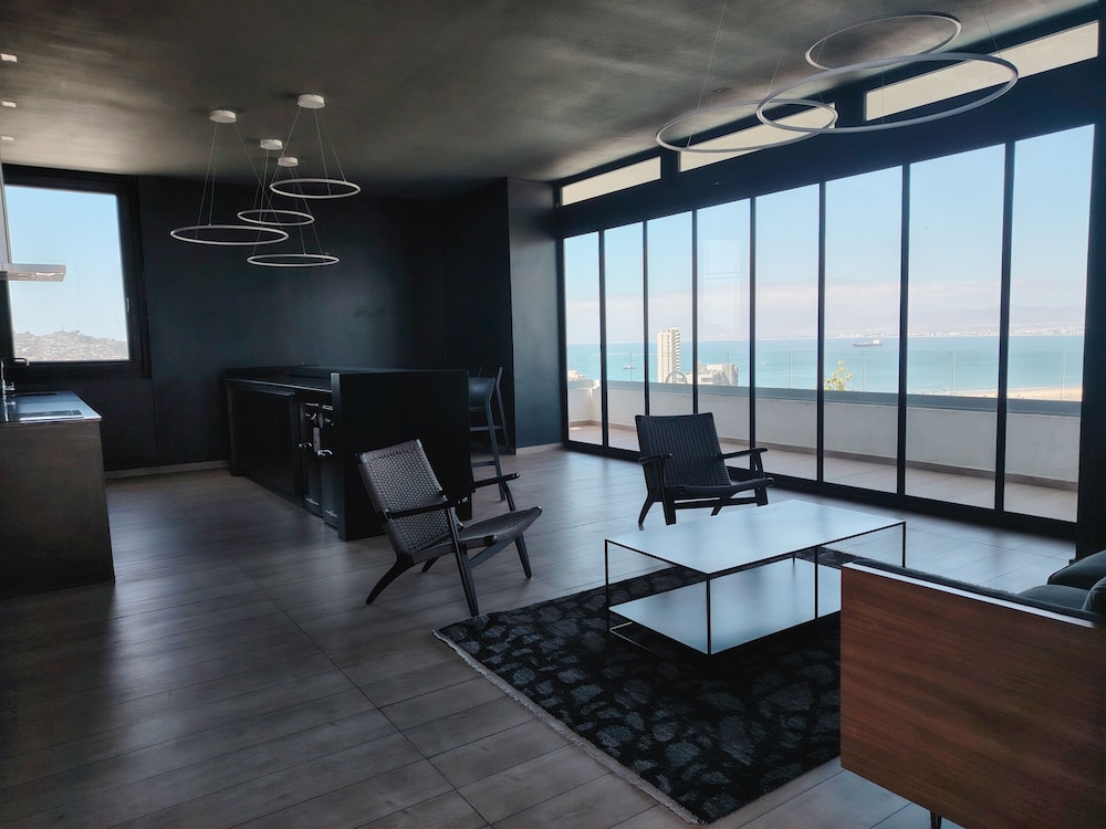 Oceana Suites Verne