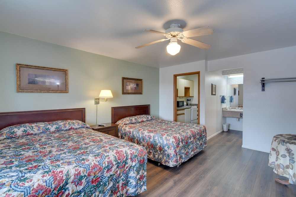Loveland Vacation Rental: Pets Welcome view 5