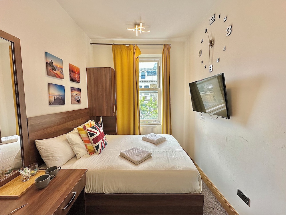 205 Earls Court