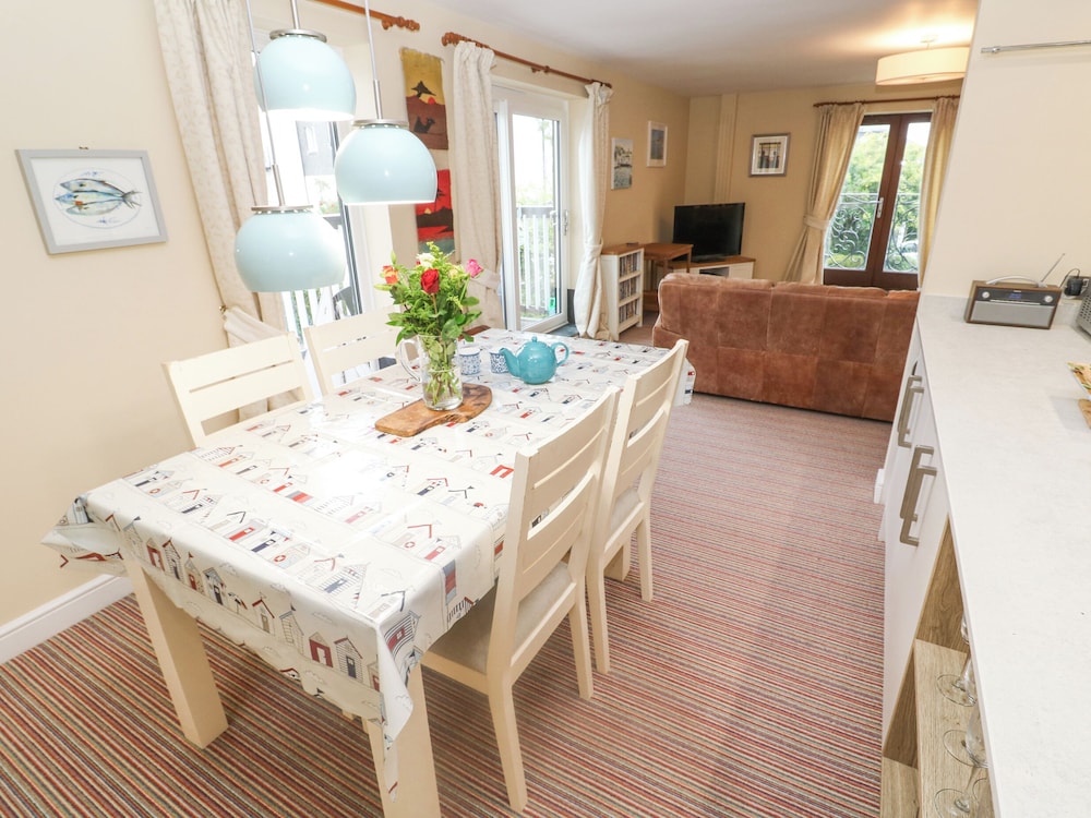 5 Tregenna Court