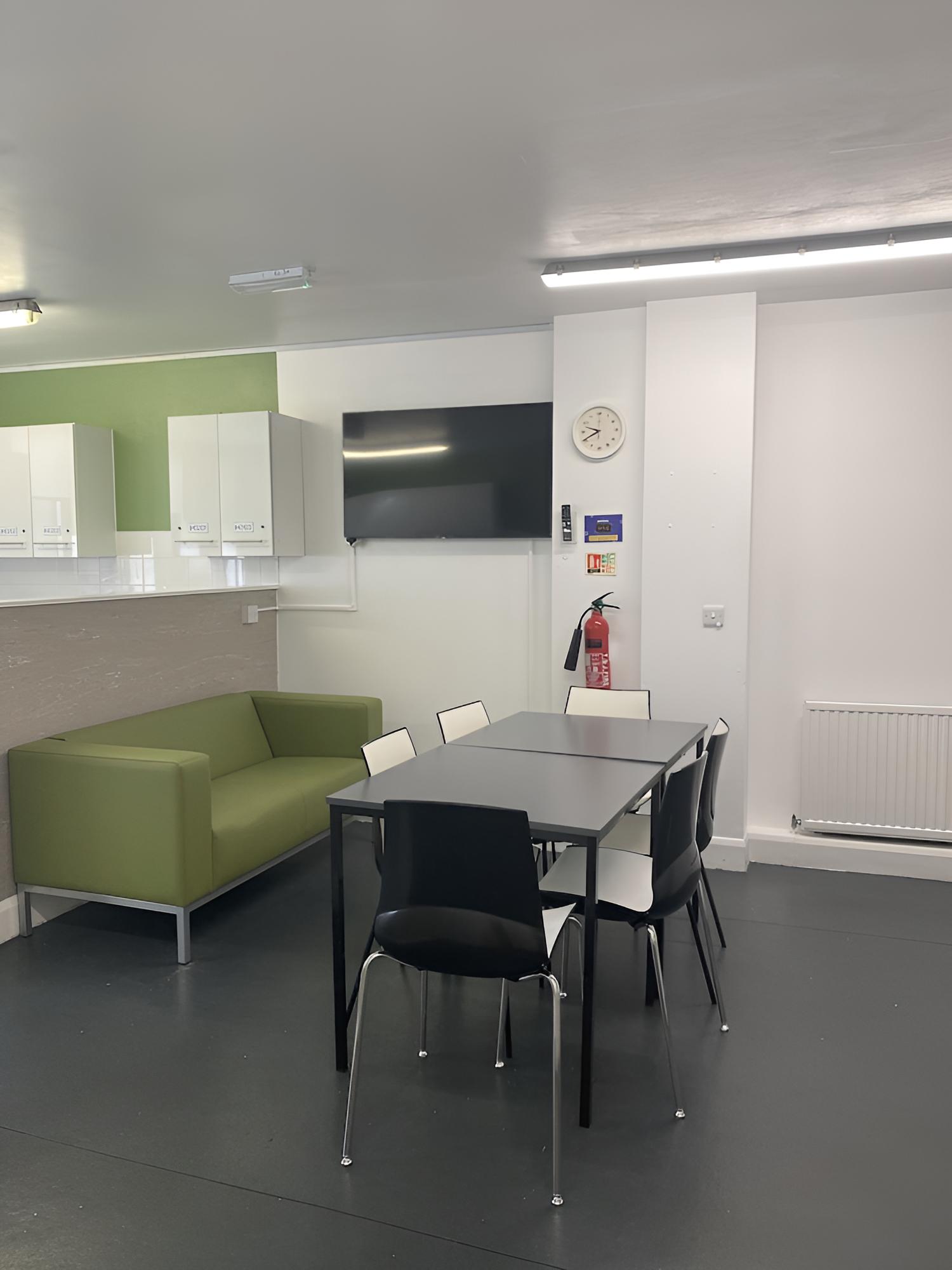 Rooms for Students Only CRICKLEWOOD LANE