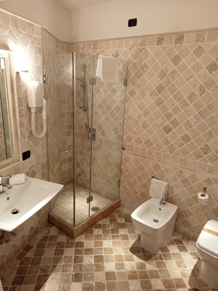 Photo 28