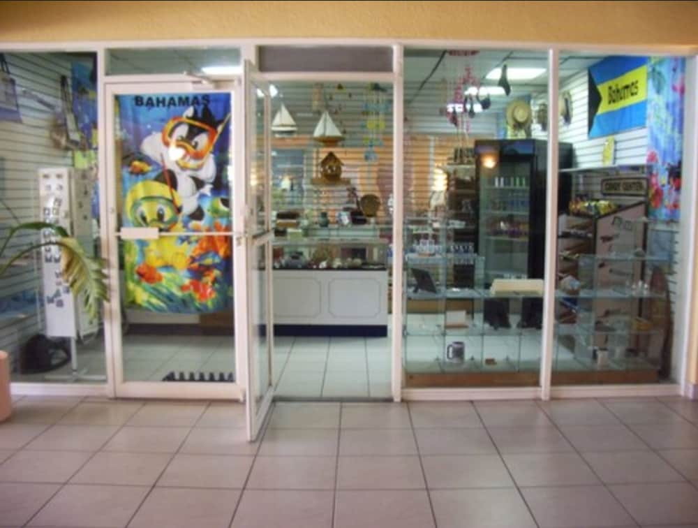 Grand Bahama Island - Freeport Vacations - Royal Islander Hotel - Property Image 7