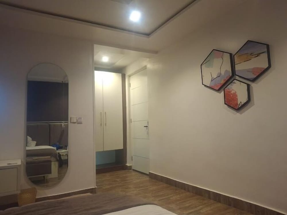 Bizzare Luxury Apartment