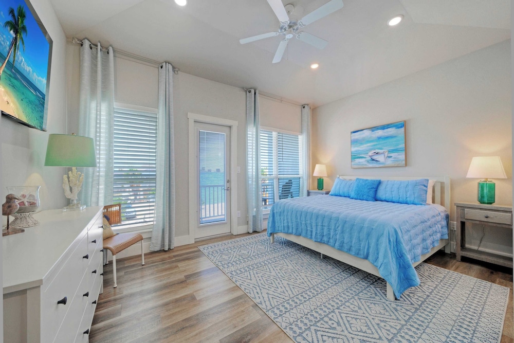 Peaceful Paradise Private Pool, Balcony Views + 5 Mins to Whitecap Beach