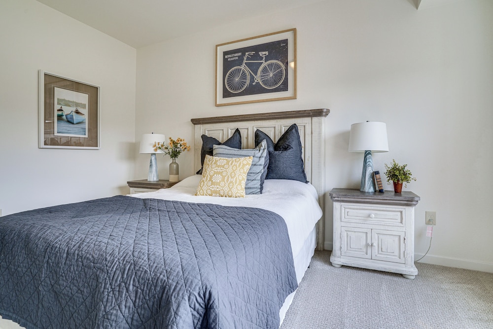4 Mi to National Sports Center: Apt in Blaine