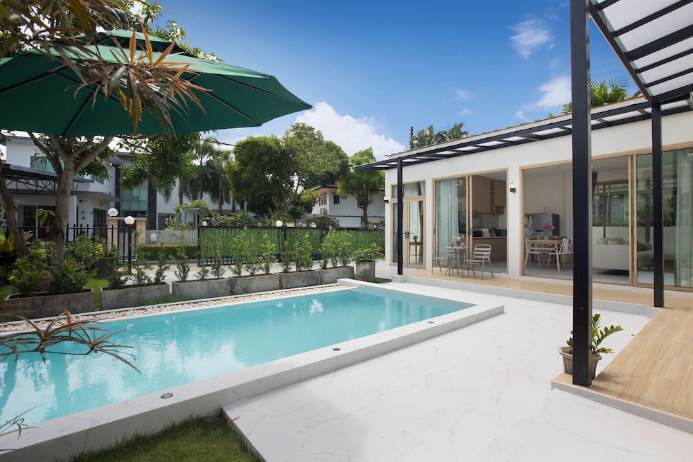 Tropical Life at Seamate 2BR Pool Villa