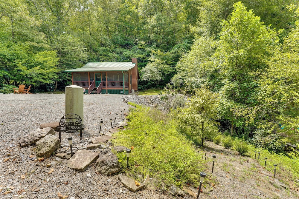 Creekside Smokies Cabin 8 Mi to Murphy