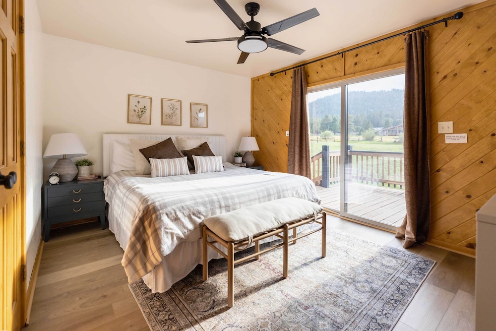 'whispering Hollow Lodge' on Greer Main St! view 3