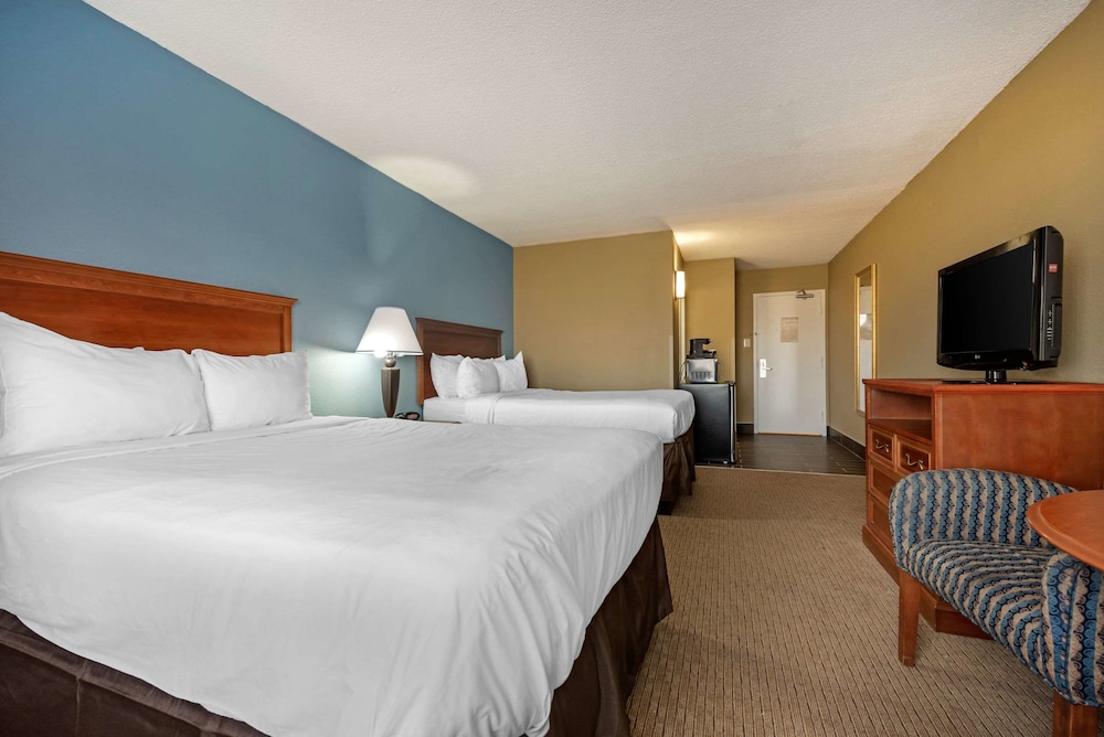 Lexington Vacations - Clarion Hotel Conference Center - North - Property Image 99