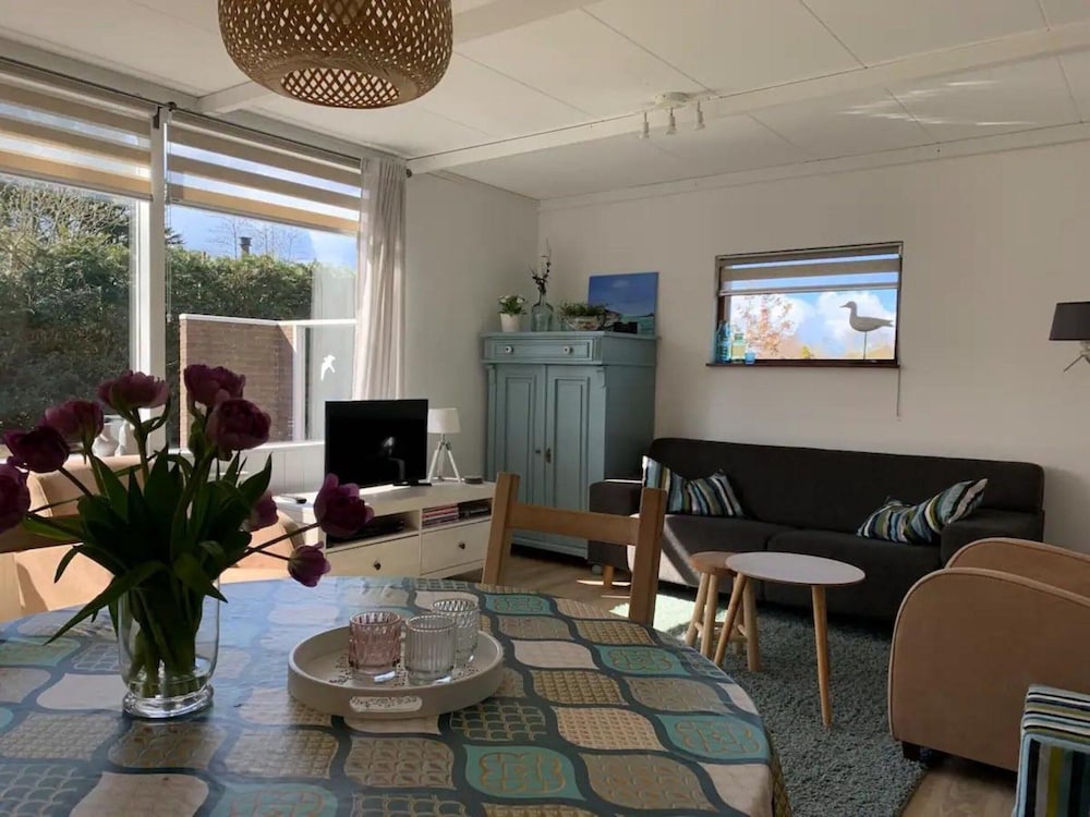 Sunny Garden Retreat Bungalow