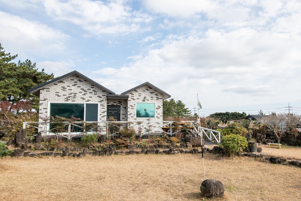 Lionhill Pension