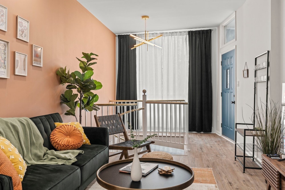 Stylish 1BR/1.5Bath Near Liberty Bell