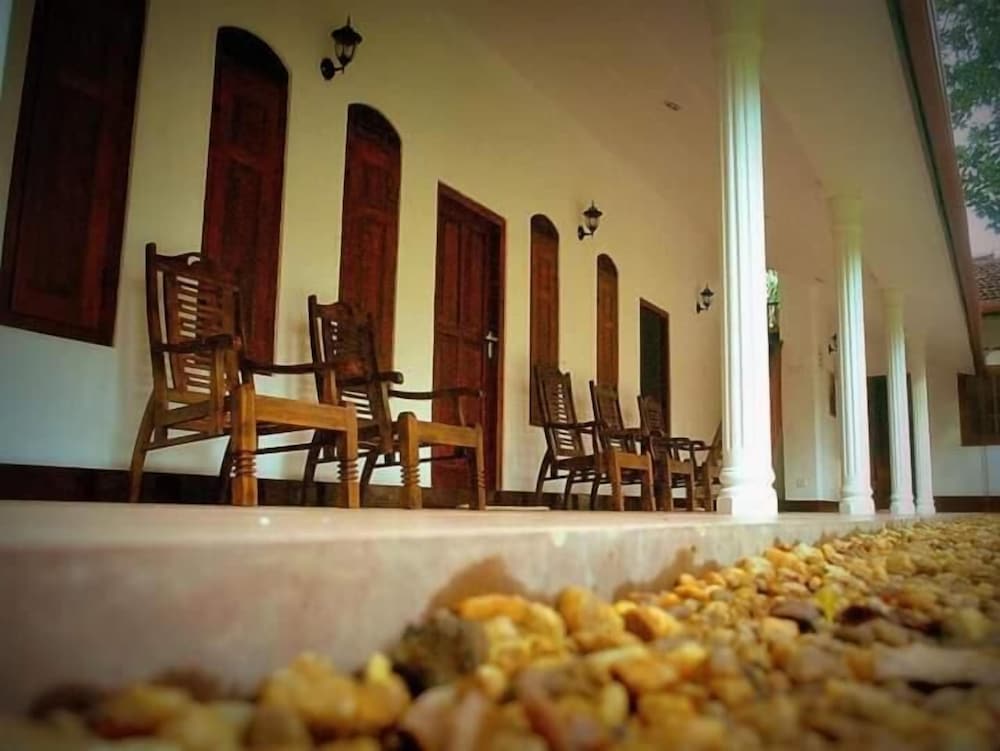 Aragorn Villa