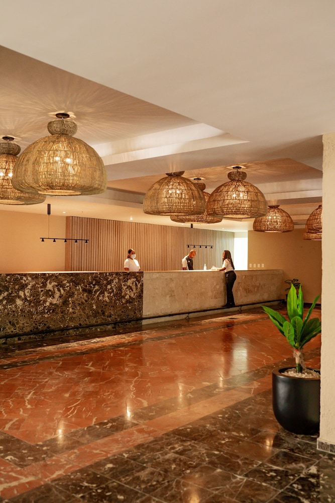 Coral Costa Caribe Beach Resort - All Inclusive - Property Image 2