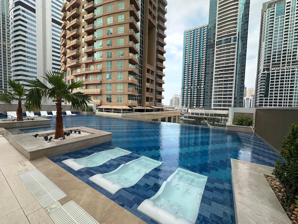 Apartments at ME DO RE Towers
