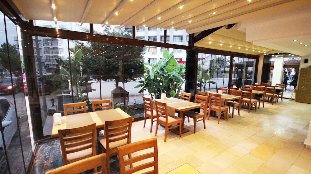 Delta Altinkum Otel - Image 15