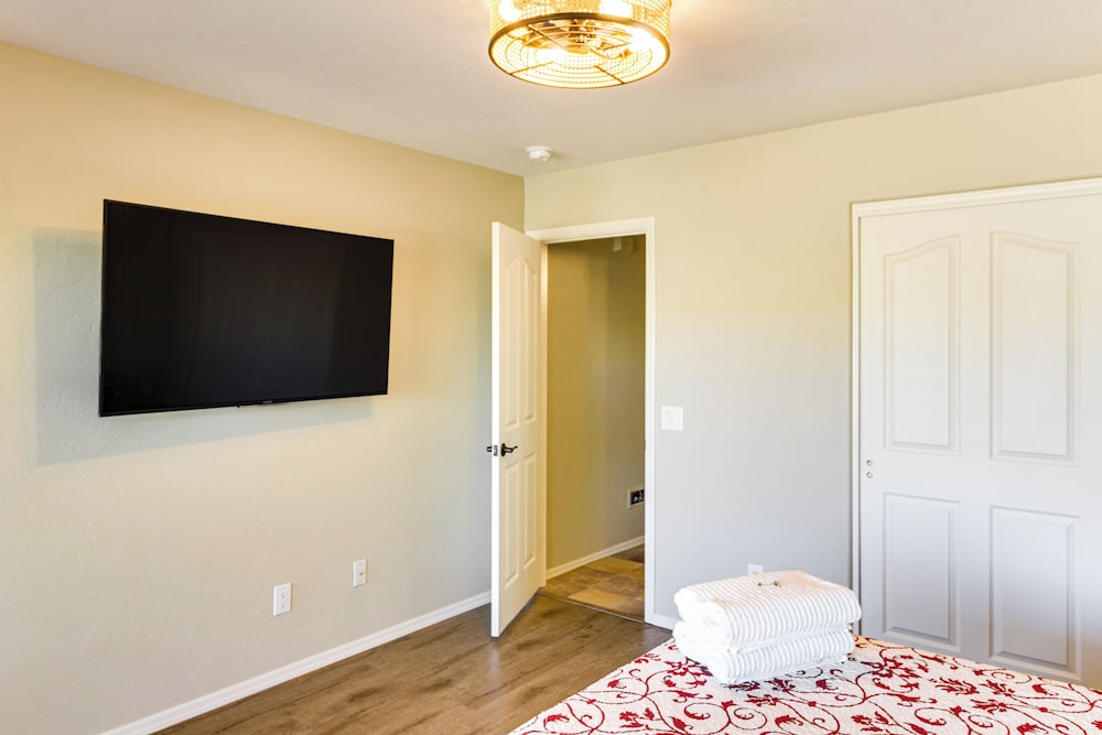 Newly Renovated Home w/ Pool Access in Tucson!