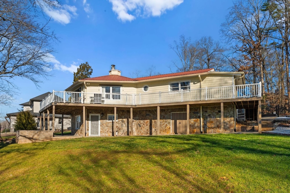 Pleasant Cove Waterfront Getaway With Fire Pit Deck and Private Lake Access
