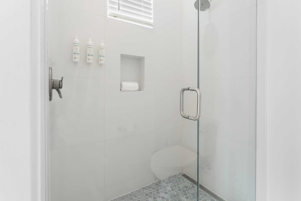 Walk to Beach + Pool, Hot Tub & Game Room 30A Ohana Grande by Avantstay