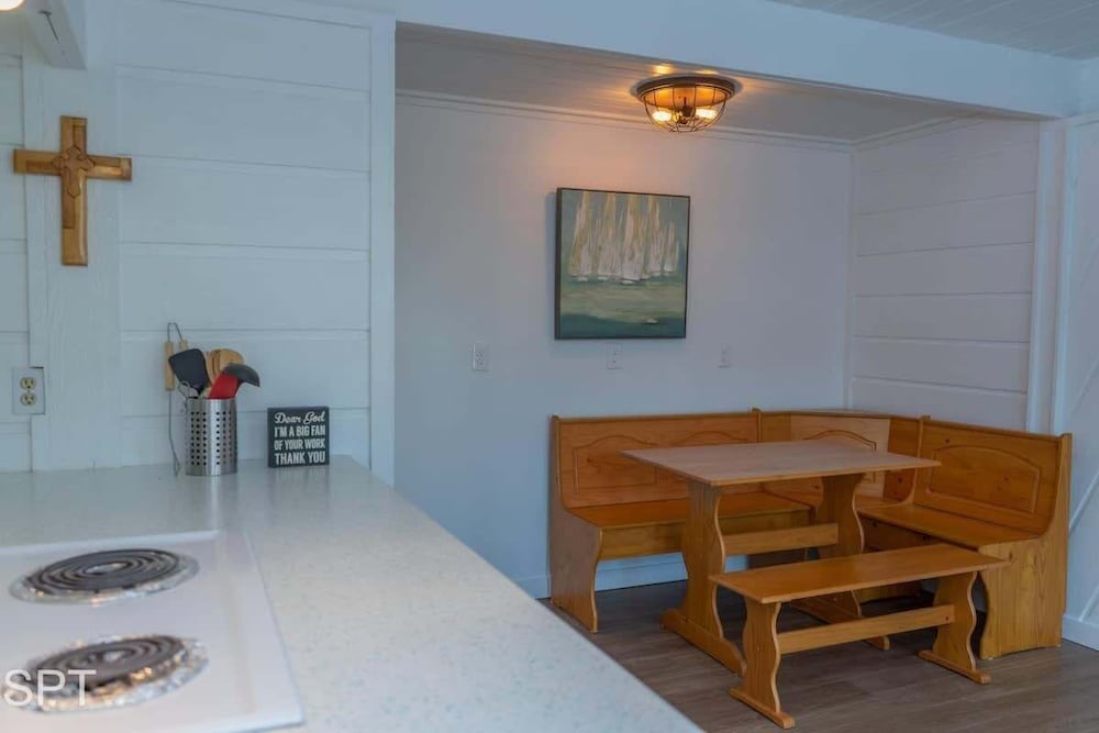Lil Caribbean Vibes 2 Bedroom Home
