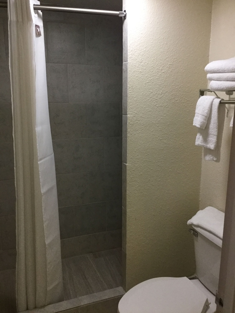 Americas Best Value Inn Goodlettsville Nashville N - Property Image 24