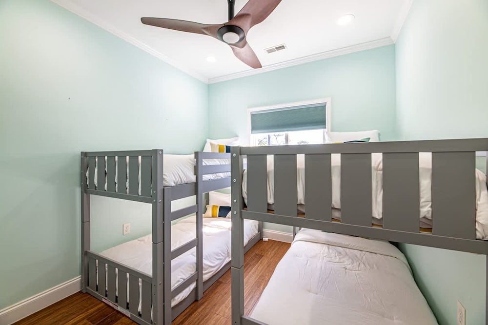 Sleeps12 Pet Friendly 2 Hottubs Views Full Kitchen